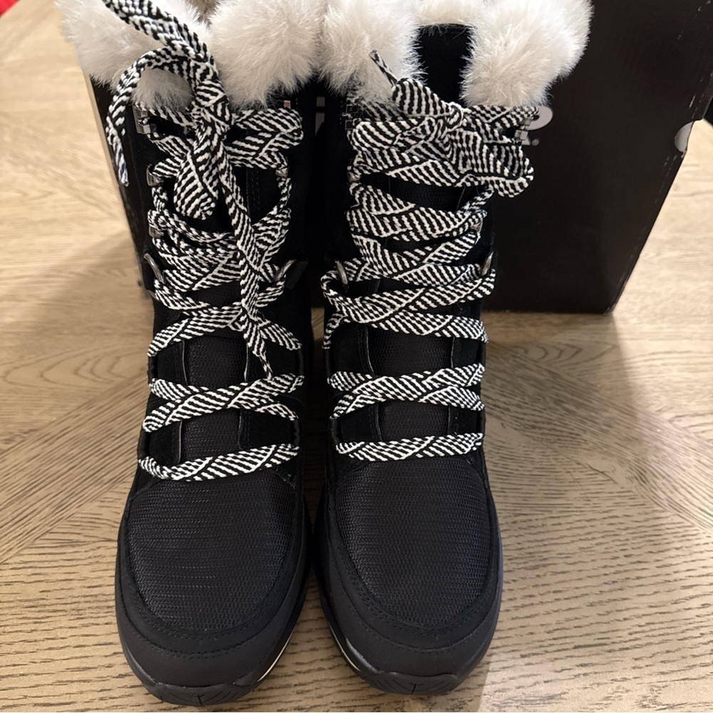 Spider Conifer Lace-Up Waterproof Insulated Boot (Women) Size 8 - Picture 2 of 4